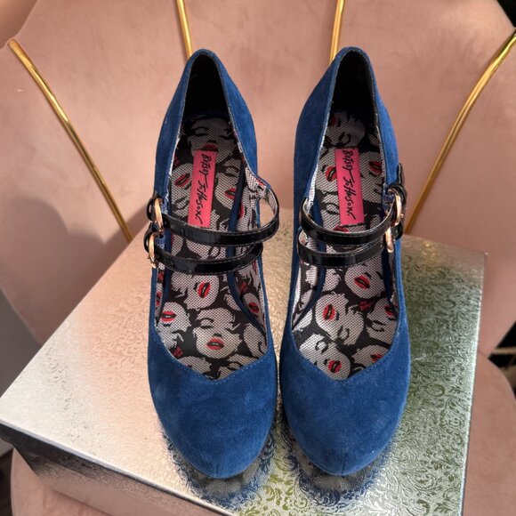Pre-Loved: Betsey Johnson Royal Blue Suede Strappy Round-Toe Pumps [Size 6] - Picture 3 of 6